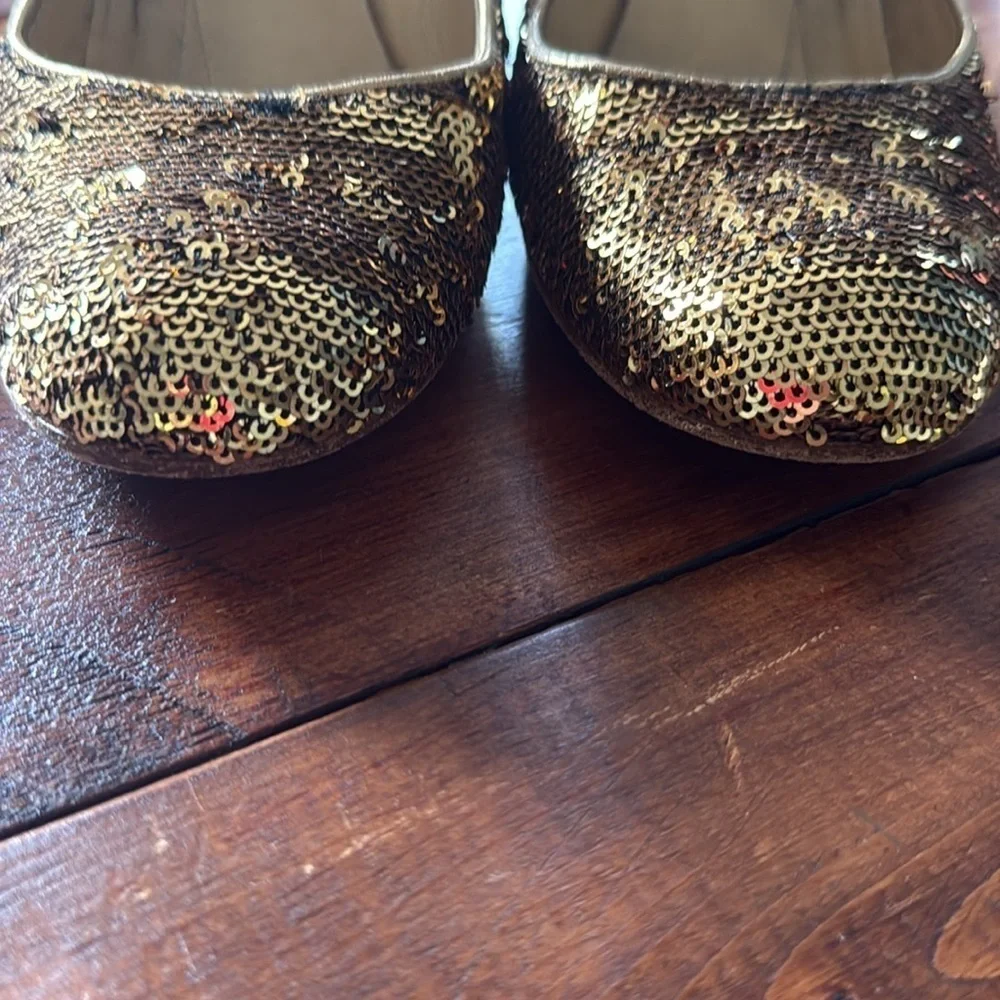 Kate Spade New York gold sequin red heel stiletto pumps size 8 Made in Italy
